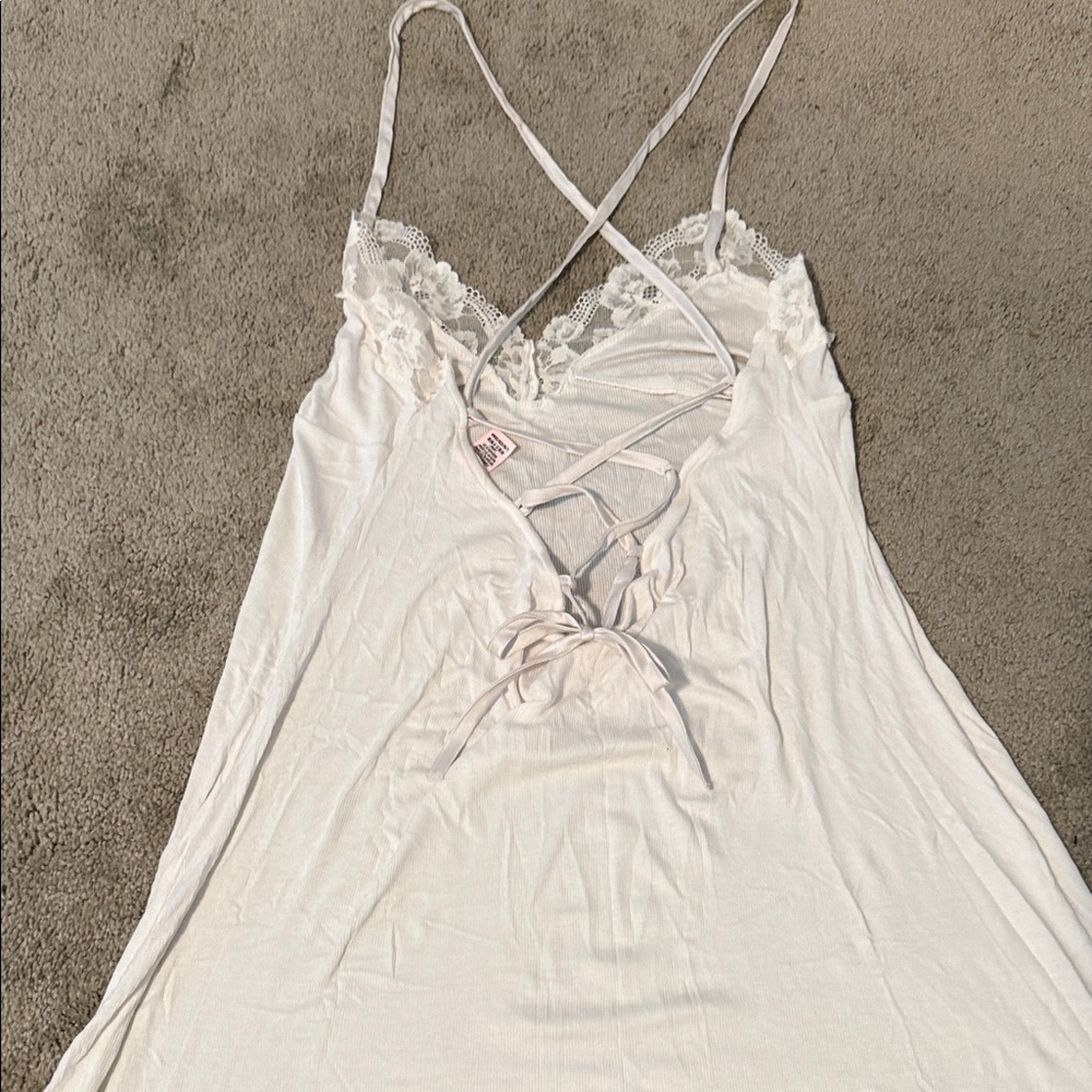 Victoria's Secret White Lace Chemise - Picture 2 of 2